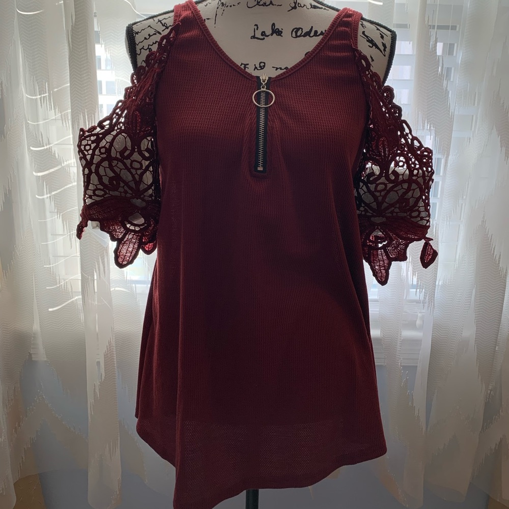 🎉🎉NWOT🎉🎉 Burgundy Blouse Soft Medium-weight Thermal material Loose Fitting😊 - Picture 2 of 9